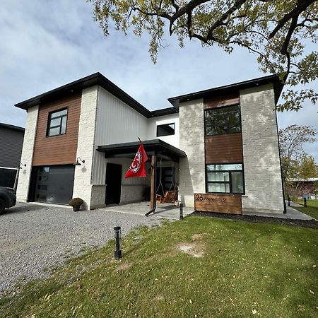 Chic Suite By Westlynn Little Current Eksteriør billede