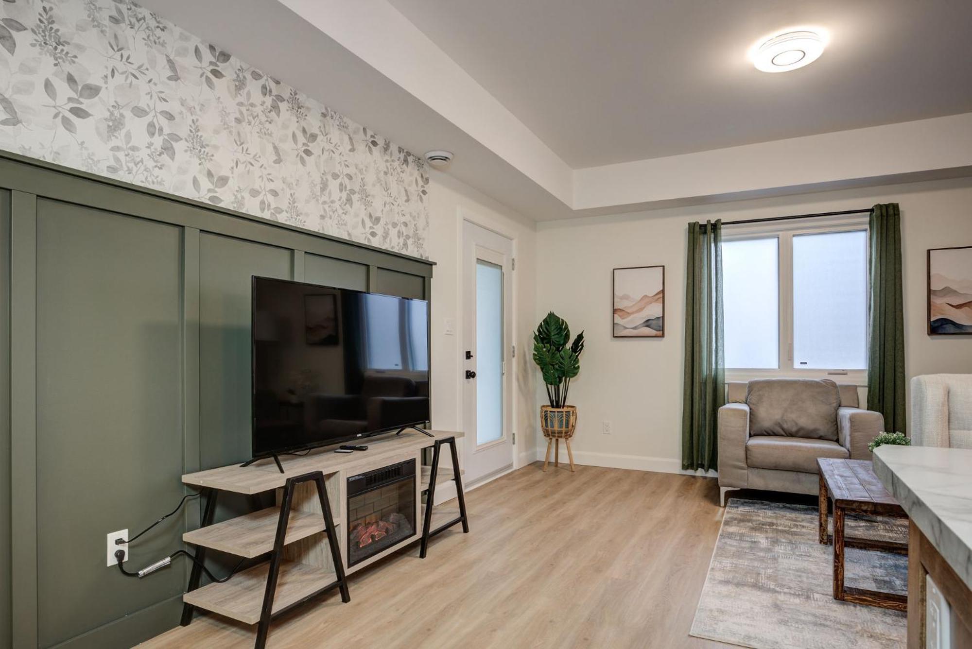 Chic Suite By Westlynn Little Current Eksteriør billede